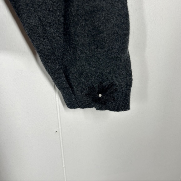 Cambridge Dry Goods Gray Floral Embroidered Zip Front Sweater Large - Picture 3 of 6